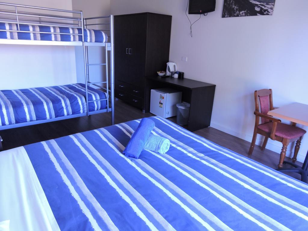 جيندابين Siesta Villa الغرفة الصورة